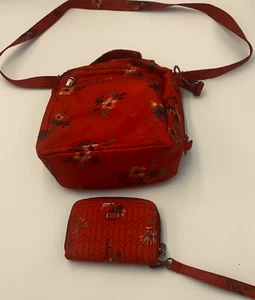 LUG RANGER Bouquet Red Crossbody Bag Travel Bag AND Rodeo Bifold Wristlet Wallet - Picture 1 of 5
