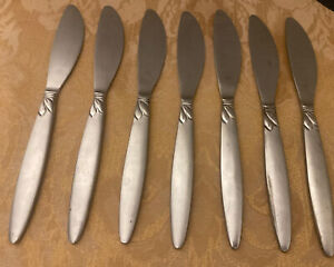 (7) Pfaltzgraff stainless 18/0 Satin Laurel Frosted Dinner Knives —#A89