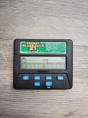 JUEGO ELECTRÓNICO DE MANO VINTAGE RADICA POCKET BLACKJACK 21 1350 FUNCIONA BIEN  Foto 1 de 3