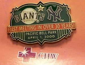 2000-SGA-1st Meeting in over 30 years, San Francisco GIANTS vs NY YANKEES Pin - Picture 1 of 3