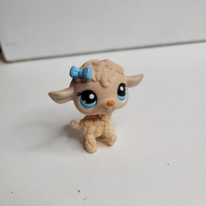 Littlest Pet Shop cordero/oveja #447 bronceado con ojos azules y lazo azul LPS - Imagen 1 de 4