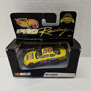 Coche fundido a presión Hot Wheels Pro Racing NASCAR, #50 recuentos de personajes - Imagen 1 de 5