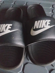 Men NIKE VICTORI ONE SLIDES BLACK (CN9675 002), Sz 8 - Picture 1 of 4