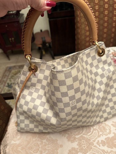 LOUIS VUITTON（LV） Borsa Louis Vuitton Artsy MM in pelle avorio