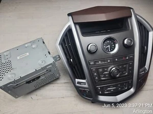 Cadillac SRX CTS navegación, radio, reproductor de CD, HVAC, pantalla, reloj, bisel de ajuste - Imagen 1 de 24