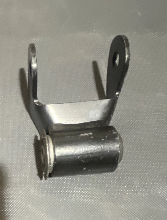 Kit de reparo de manilha de mola de folha traseira suporte APENAS para Chevy GMC 722-066 - Imagem 1 de 4