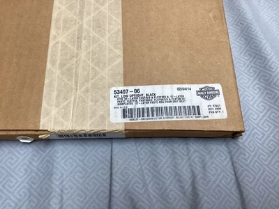 HARLEY DAVIDSON ПОДЛИННЫЙ НИЗКИЙ ВЕРТИКАЛЬНЫЙ БАР V МОРЩИНИСТЫЙ ЧЕРНЫЙ СПИНКА 53407-06 ^ - Изображение 1 из 3