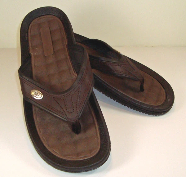 Mossy Oak Emblem Flip Flop For Men Size 7 or 10 - Image 1 of 1