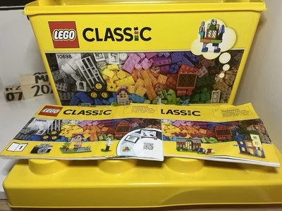 LEGO CLASSIC: Lego Large Creative Brick Box (10698) - Image 1 of 4