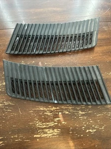 1982-1987 Bmw 528-535 M5 E28 Hood Vents Left And Right OEM - Picture 1 of 4