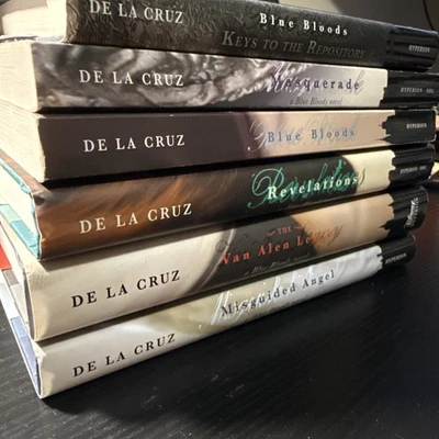 Blue Bloods Books by Melissa de La Cruz Lot of 6 - Image 1 of 4