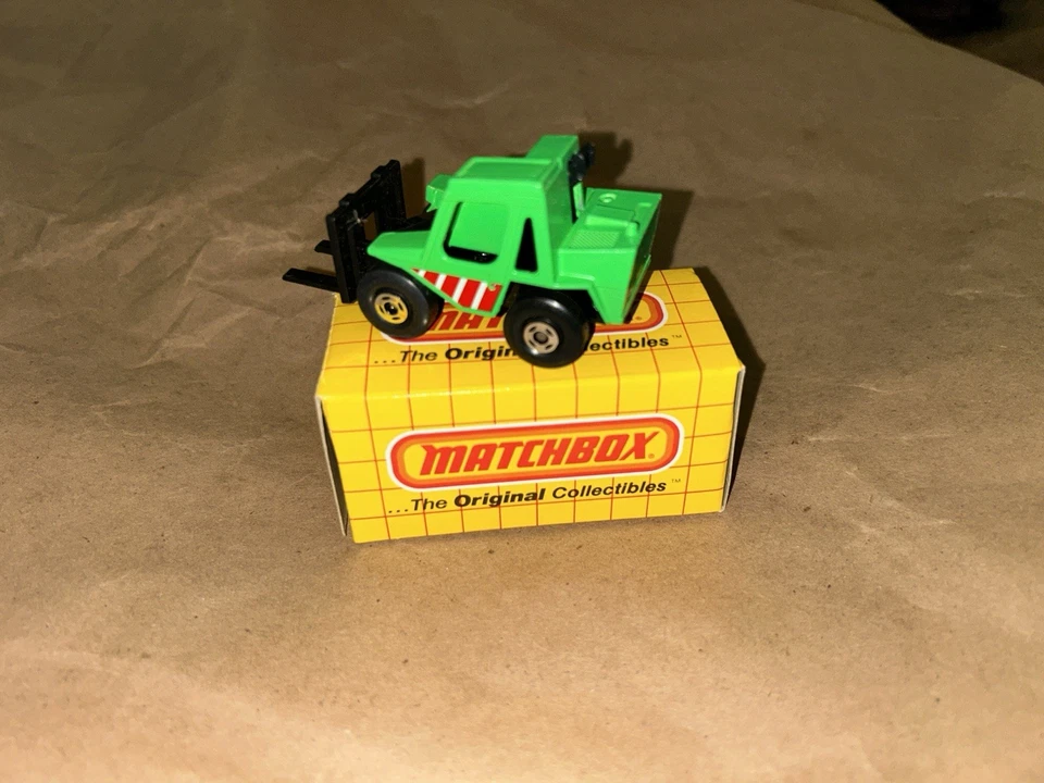 MJ7 Matchbox - Caja amarilla - Carretilla elevadora MB28 - Verde Foto 1 de 1