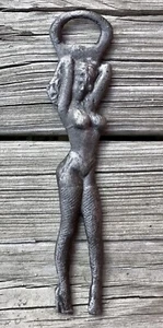 Abridor de botellas de cerveza de hierro fundido Stripper bailarina club dama - Imagen 1 de 2