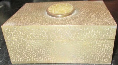 RARO HUMIDOR CHINO ANTIGUO TALLADO BLANCO JADE METAL MARTILLADO DISEÑO BRONCE CAJA Foto 1 de 4