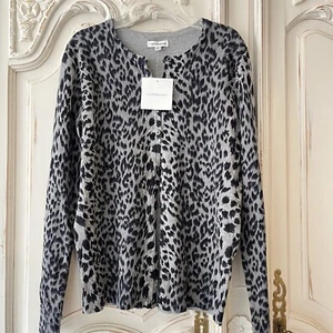 Neu mit Etikett Croft & Barrow grau schwarz Leopardenmuster Tiermotiv Knopfleiste Cardigan Größe S - Bild 1 von 8