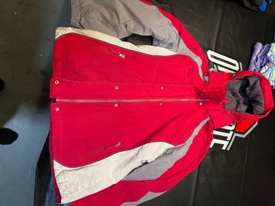 Chaqueta con capucha rosa y blanca para niñas talla mediana Foto 1 de 3