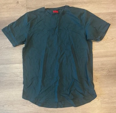 Killion Mens Green Size L Large Elongated Curved Hem Short Sleeve T-Shirt - Image 1 of 3