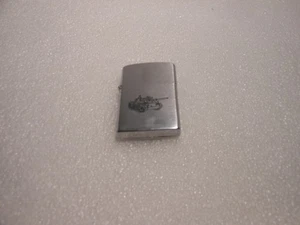 Feuerzeug Benzin Metall Feuerzeuge Motiv Panzer Silber antik Deoauto - Bild 1 von 4