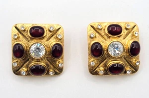 JOAN RIVERS RED CABOCHON RHINESTONE JEWELED CLIP EARRINGS SIGNED VINTAGE - Picture 1 of 3