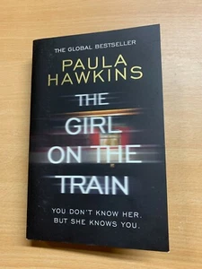 2016 PAULA HAWKINS "THE GIRL ON THE TRAIN" FICTION PAPERBACK BOOK (P3) - Picture 1 of 9