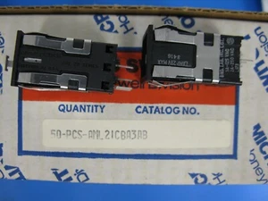 (1) NEW MICROSWITCH AML21CBA3AB 5930-01-315-3051 3A 125V SPDT PUSHBUTTON SWITCH - Picture 1 of 12