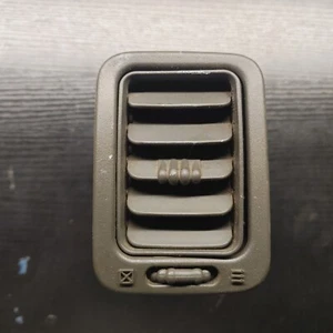 99-06 Chevrolet Silverado Suburban Front Right Passenger Dash AC Air Vent  OEM - Bild 1 von 6