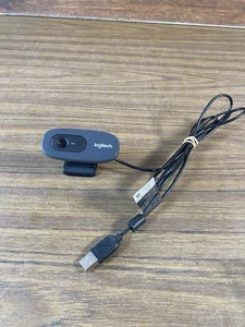 LOGITECH HD Webcam 720p logi V-U0018 Built In Microphone USB Camera - Picture 1 of 5
