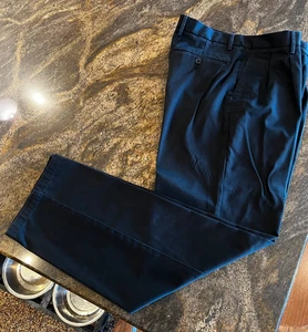 New Men's Dockers Black Khaki Pants W32 L34 Pleated Front New Without Tags - Picture 1 of 17