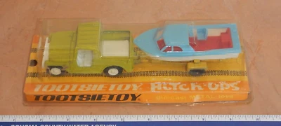 原装 20 世纪 70 年代 TOOTSIETOY HITCH-UPS、JEEP & CABIN CRUISER 船,全新无标签,密封 — 第 1/4 张图片