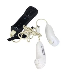Nintendo Wii Remote w/ Motion Plus With 2 Nunchuck White - Picture 1 of 6