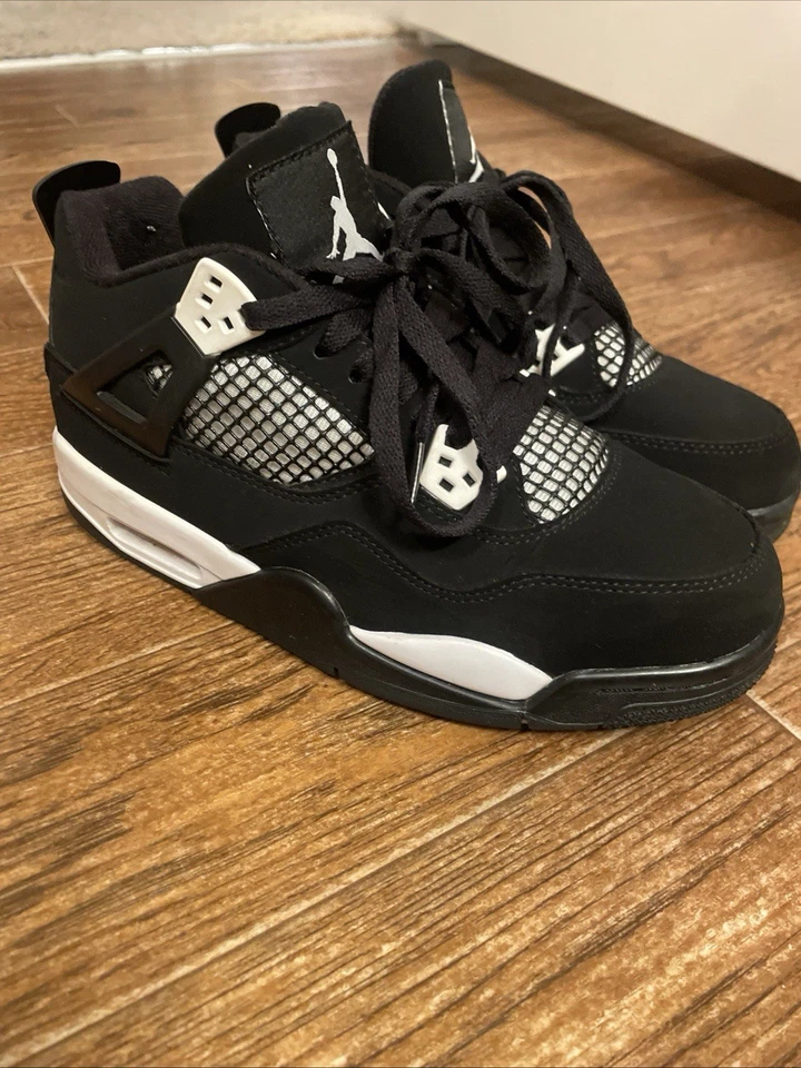 Air Jordan 4 Retro GS White Thunder Size 6.5 Slightly Used With Box - Image 1 of 4