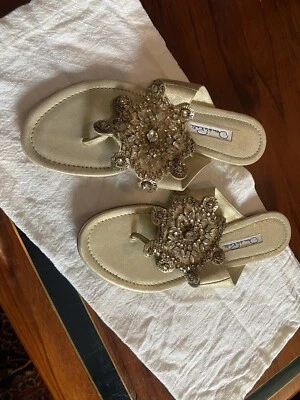 Sandalias de Tanga OSCAR de La RENTA Cuero Lentejuelas Metálicas TALLA 38 / EE. UU. Talla 7-7.5 Foto 1 de 4