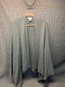 Beautiful Glittering Gray Cardigan Style Shrug-New York & Co.- One Size - Bild 1 von 4