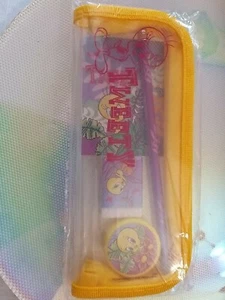 ASTUCCIO TRASPARENTE set TWEETY matita temperino gomma foglio appunti. - Foto 1 di 4
