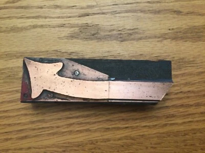 LETRA IMPRESIÓN IMPRESIÓN BLOQUE FLECHA 4 1/2" COBRE SOBRE MADERA VINTAGE Foto 1 de 3