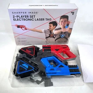 Etiqueta láser electrónica Sharper Image 2 reproductores con chalecos - luces, sonido, vibración - Imagen 1 de 12