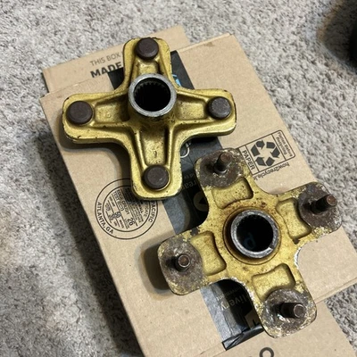 Honda ATC250R 1985 1986 OEM eje trasero bujes soportes de buje ATC 250R Trx Foto 1 de 4