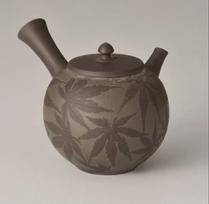 Tokoname ware Japanese Teapot Black Autumn leaves Maple Kyusu 310ml by Aomine - Picture 1 of 1