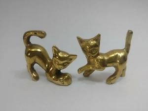 2 Vintage Brass Adorable Playful Kitty Cats Minature Paperweight Figurine Pair - Picture 1 of 10