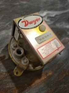 #42 DWYER 1900-1-MR 19001 MR - Picture 1 of 4