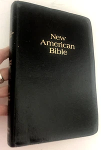 Vtg NEW AMERICAN BIBLE Black BOND LEATHER BOOK Red Letter Official Catholic - Imagen 1 de 13