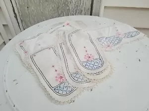 VTG Sofa Chair Doilies 9 Lot RUNNER ARM COVERS Doilie Lace Pink White Blue - Picture 1 of 7