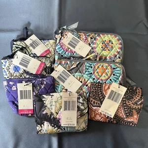 Lotto di 7 portafogli, braccialetti, portamonete Vera Bradley nuovi con etichetta - Foto 1 di 11