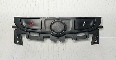 GM 2014-2016 Chevrolet Malibu Control de tracción Interruptor de peligro Placa de ajuste 23170716 Foto 1 de 4
