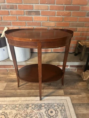 Овальный приставной столик Mersman из многоярусного красного дерева с инкрустацией - Mersman 6988 - Изображение 1 из 4