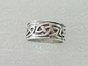 Anello vintage argento sterling .925 taglia 8 nodo intrecciato celtico sovrapposizione fascia solida - Foto 1 di 4