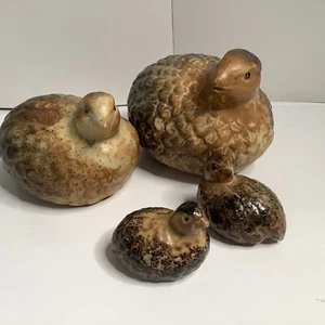 MCM 4 Stück Wachtel Rebhuhn Familie braun schwarz Figuren  - Bild 1 von 4