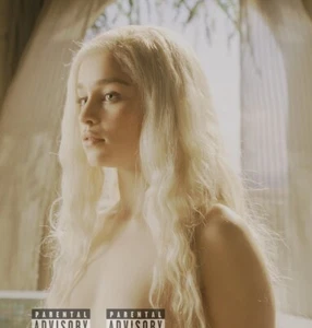 Emilia Clarke "Frontal#1" Print verschiedene Größen - Bild 1 von 6