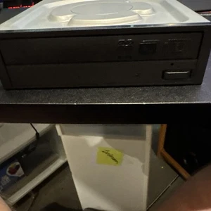 Sony Optiarc AD-7240S -0B DVD/CD Rewriteable Drive - Black Bezel - Picture 1 of 3