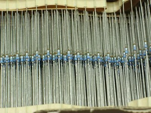 Vishay MBA02040C6819FC100 Precision Thin Film Resistor 68.1 Ohm 68R1 1/4W 1% - Picture 1 of 2